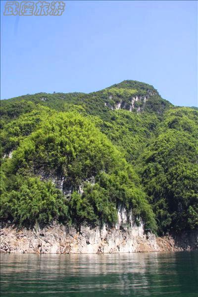 芙蓉江景点之“青蟒过江”