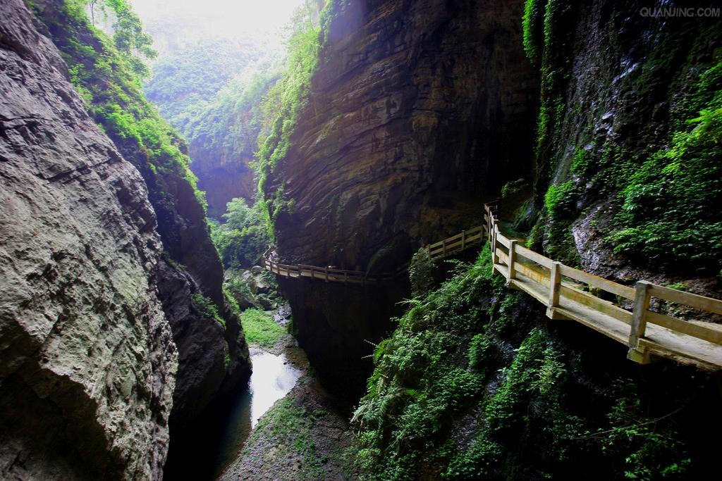 龙水峡地缝