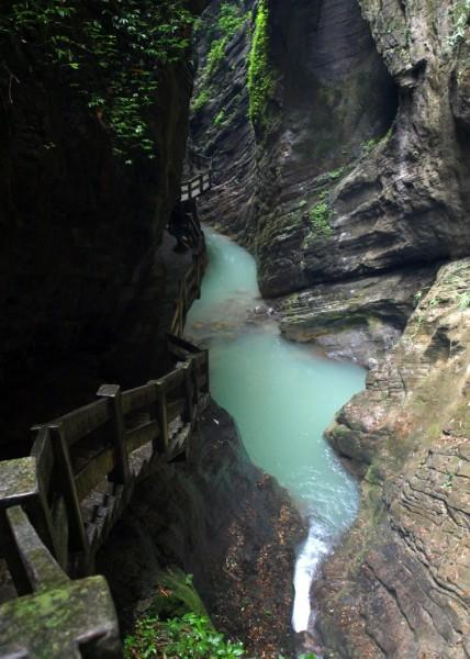 龙水峡地缝