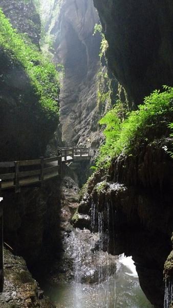 龙水峡地缝