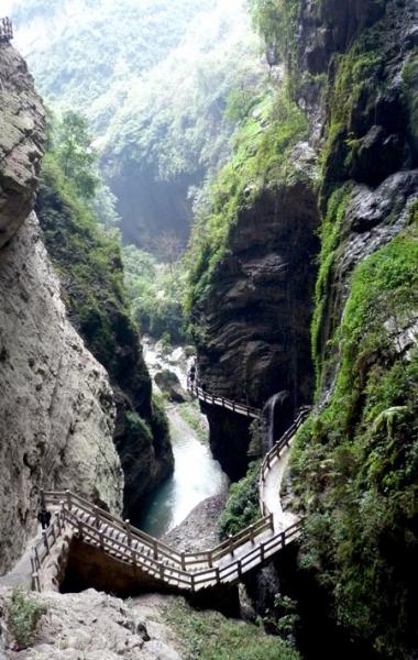 龙水峡地缝