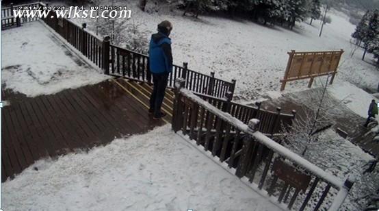 仙女山突降春雪 银装素裹分外妖娆