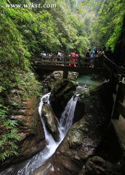 龙水峡地缝