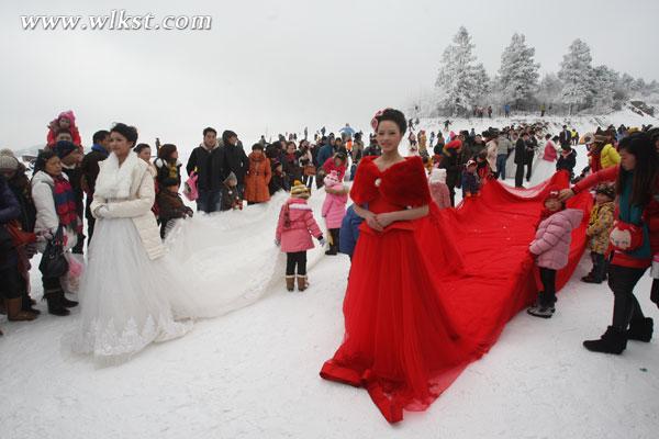 武隆仙女山雪地集体婚礼火热报名中 超奢华婚礼等你来！