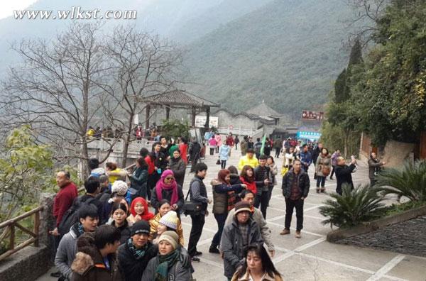 奇幻洞穴致命诱惑 元旦节芙蓉洞景区宾客盈门