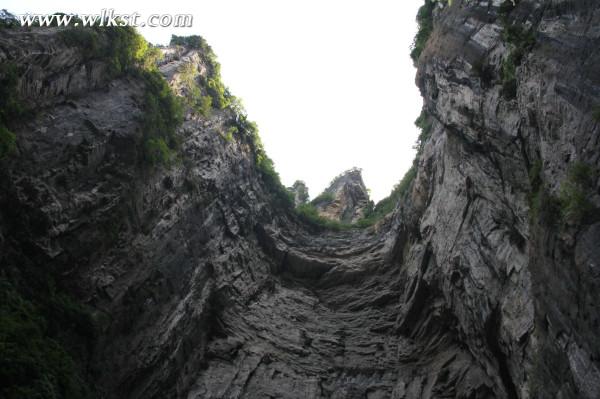 神鹰天坑