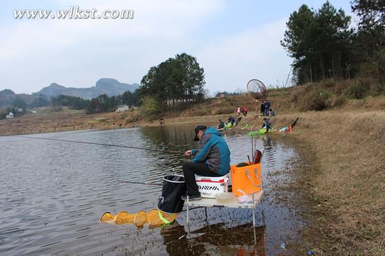 武隆庙垭举办垂钓比赛为油菜花旅游季添情趣 