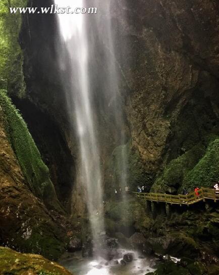  龙水峡地缝景区