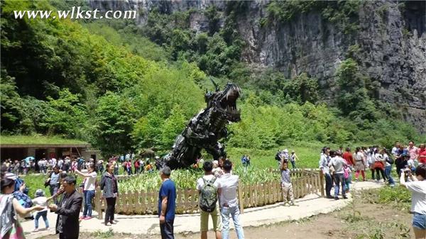 天生三桥景区游客爆满(图/李琼)