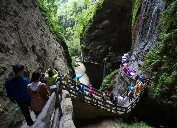 龙水峡地缝