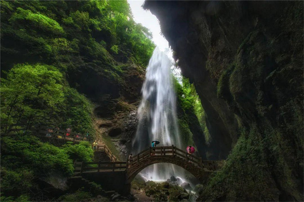 龙水峡地缝